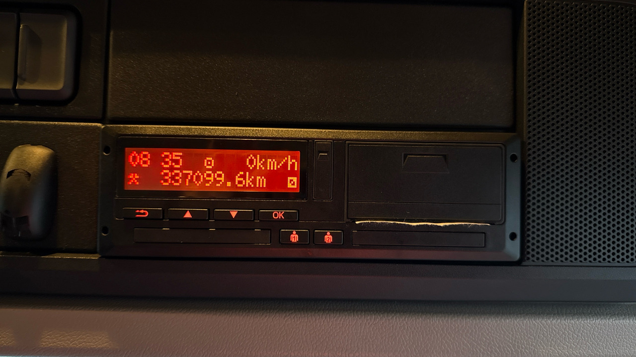 Тентована вантажівка DAF CF 260: фото 9