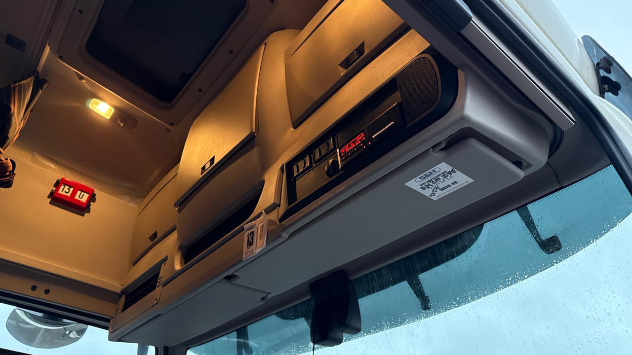 Тентована вантажівка DAF CF 260: фото 14