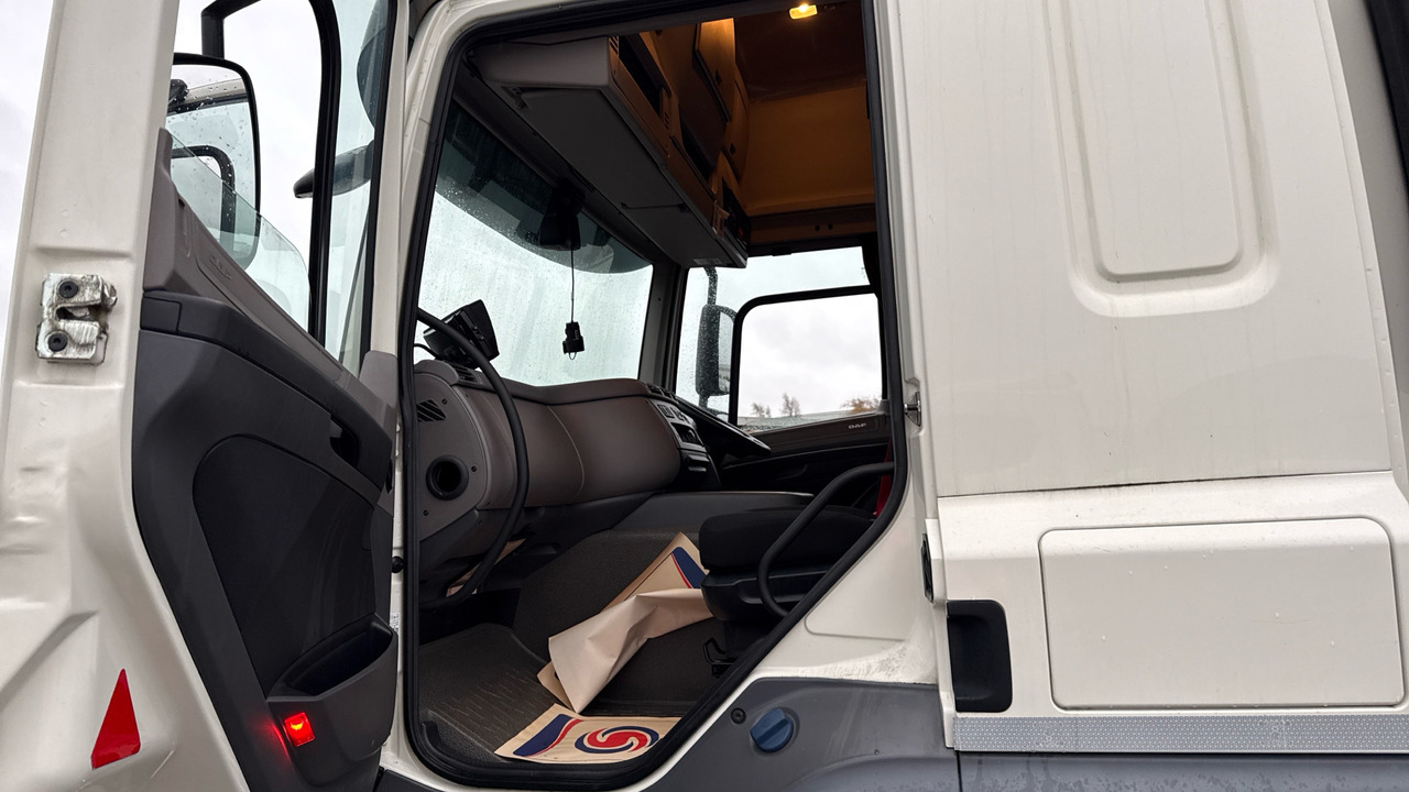 Тентована вантажівка DAF CF 260: фото 17