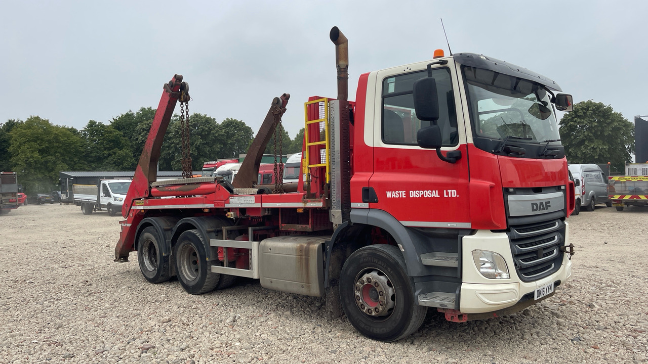DAF CF 330 - Скіповий навантажувач вантажівка: фото 1 DAF CF 330 - Скіповий навантажувач вантажівка: фото 1