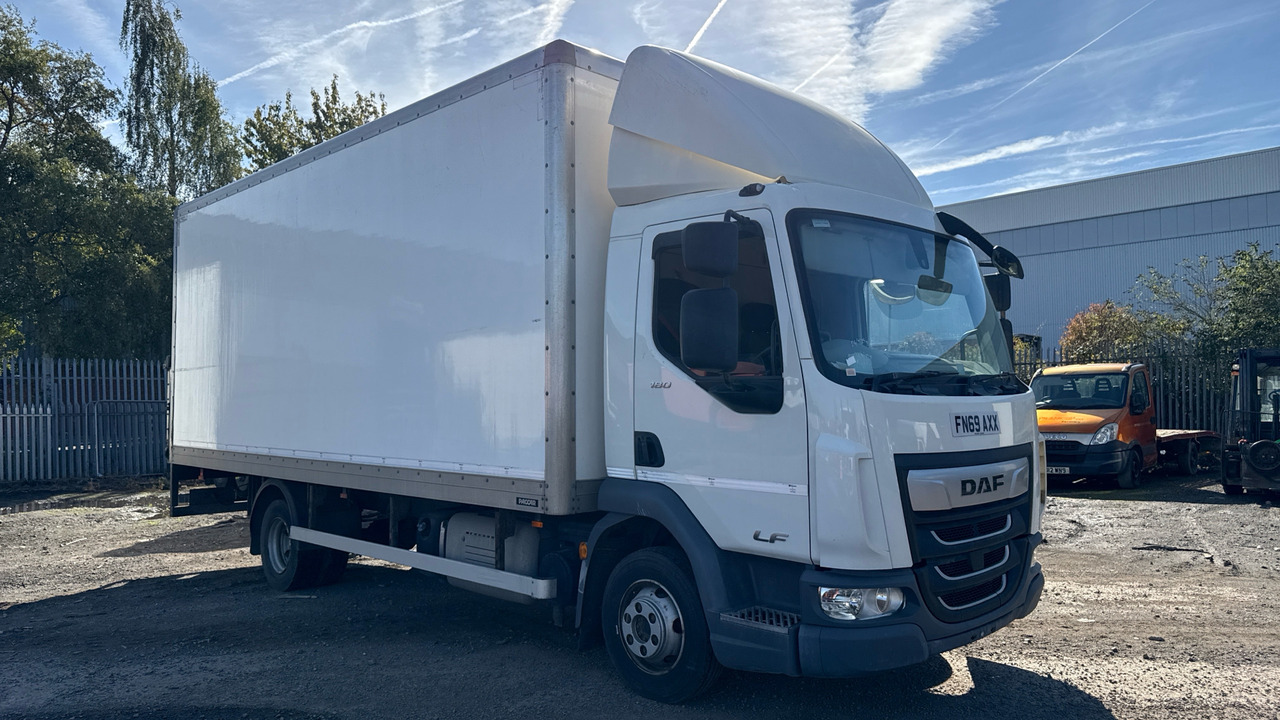 DAF LF 180 - Вантажівка з закритим кузовом: фото 1 DAF LF 180 - Вантажівка з закритим кузовом: фото 1