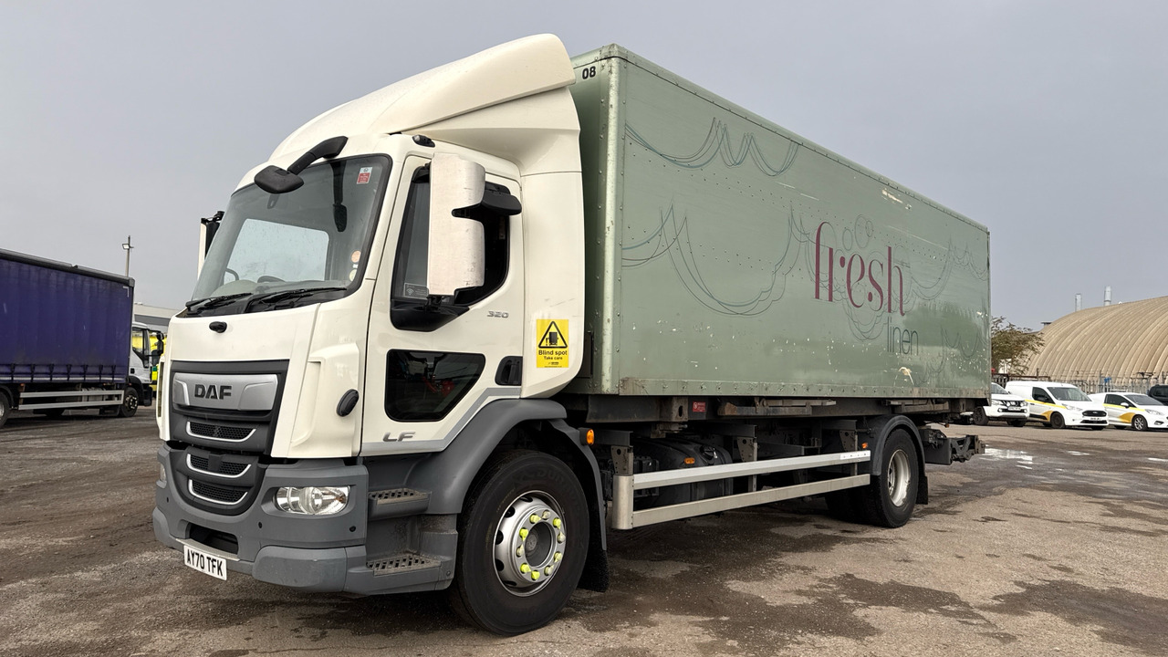 DAF LF 320 - Вантажівка з закритим кузовом: фото 2 DAF LF 320 - Вантажівка з закритим кузовом: фото 2