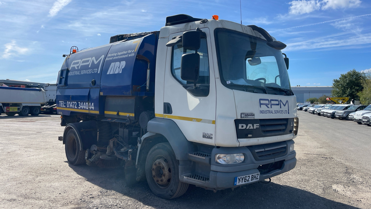 DAF LF 55.220 - Підмітально-прибиральна машина: фото 1 DAF LF 55.220 - Підмітально-прибиральна машина: фото 1