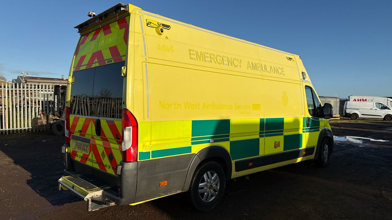 FIAT DUCATO 42 2.3 MULTIJET II - Карета швидкої допомоги: фото 4 FIAT DUCATO 42 2.3 MULTIJET II - Карета швидкої допомоги: фото 4