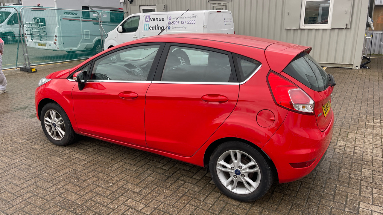 FORD FIESTA 1.0 ECO BOOST - Хетчбек: фото 3 FORD FIESTA 1.0 ECO BOOST - Хетчбек: фото 3