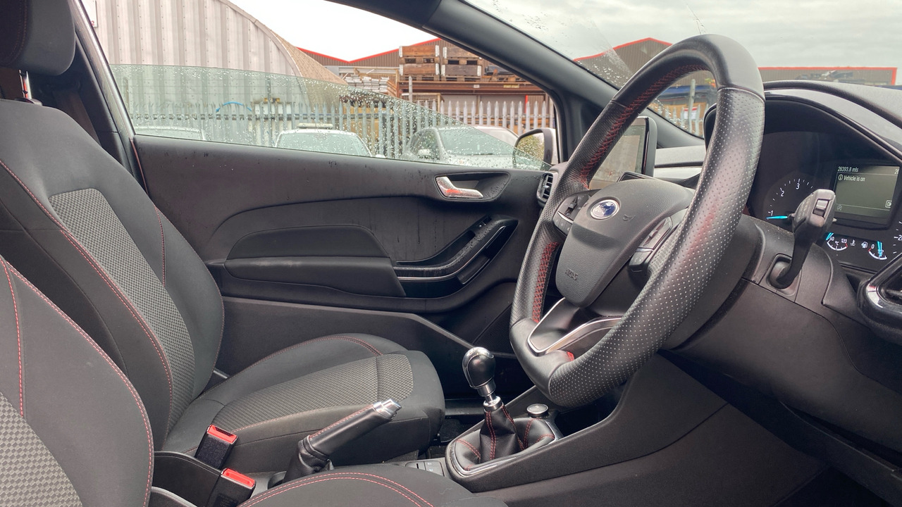 FORD FIESTA 1.5 TDCI 85PS - Легковий автомобіль: фото 5 FORD FIESTA 1.5 TDCI 85PS - Легковий автомобіль: фото 5