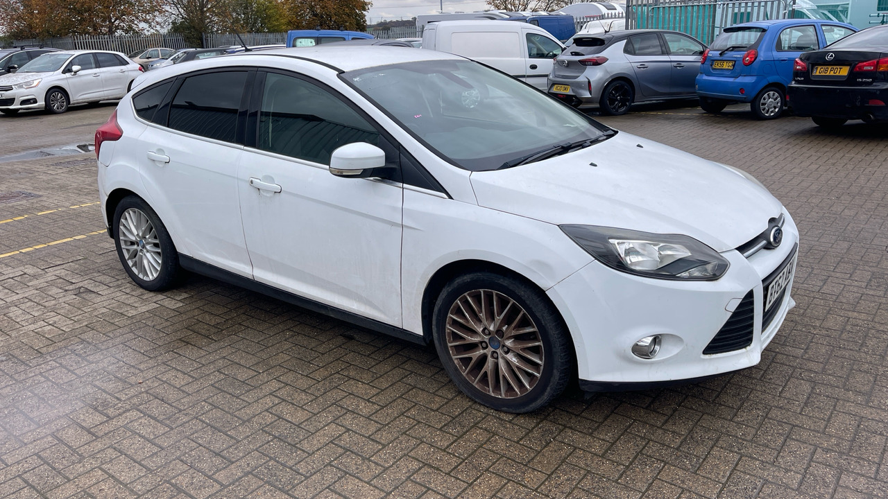 FORD FOCUS 1.0 ECO BOOST - Хетчбек: фото 1 FORD FOCUS 1.0 ECO BOOST - Хетчбек: фото 1