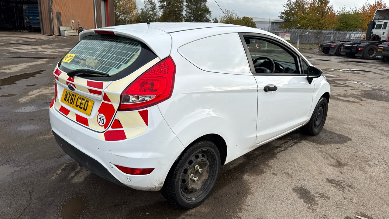 Ford Fiesta 1.4 TDCI 70PS - Легковий автомобіль: фото 4 Ford Fiesta 1.4 TDCI 70PS - Легковий автомобіль: фото 4