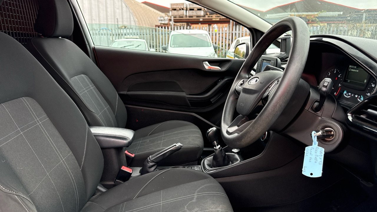 Ford Fiesta 1.5 TDCI - Легковий автомобіль: фото 5 Ford Fiesta 1.5 TDCI - Легковий автомобіль: фото 5