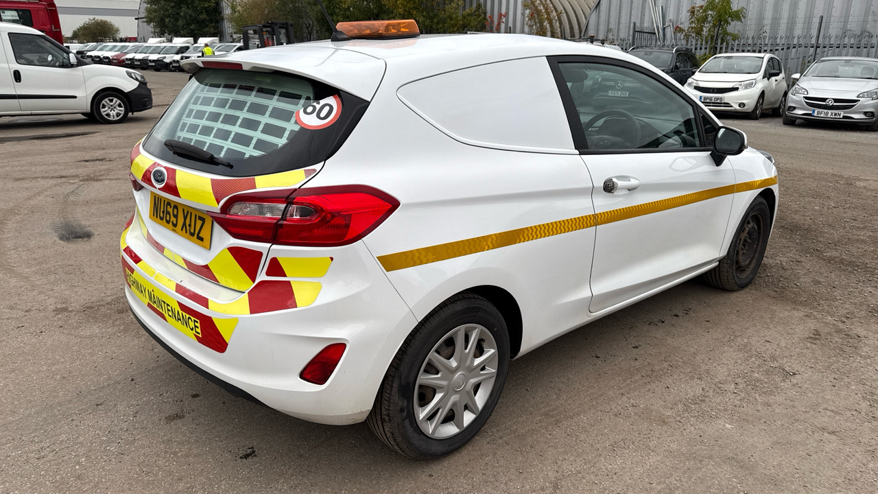 Ford Fiesta 1.5 TDCi - Легковий автомобіль: фото 4 Ford Fiesta 1.5 TDCi - Легковий автомобіль: фото 4