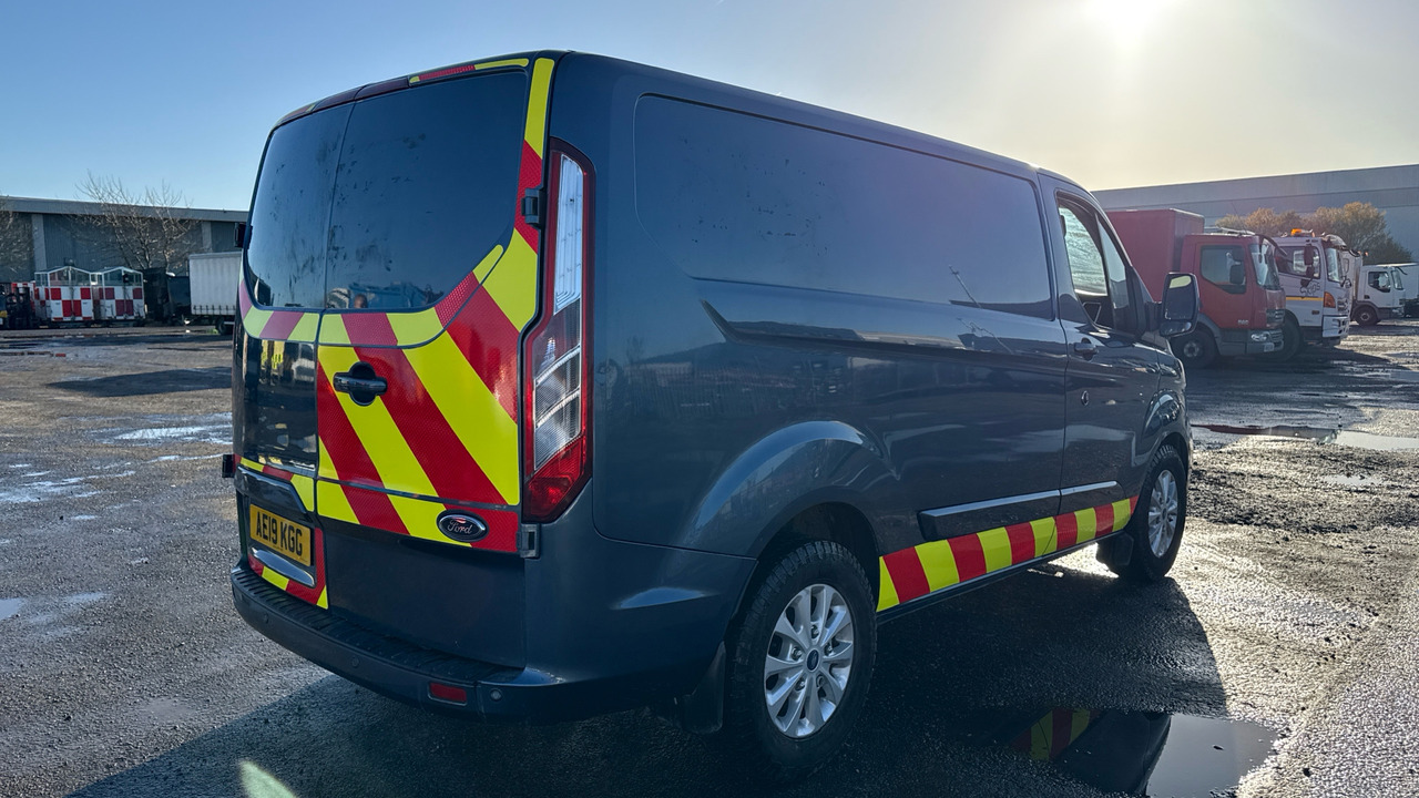 Ford Transit Custom 280 2.0 EcoBlue 130ps Limited - Легковий фургон: фото 4 Ford Transit Custom 280 2.0 EcoBlue 130ps Limited - Легковий фургон: фото 4