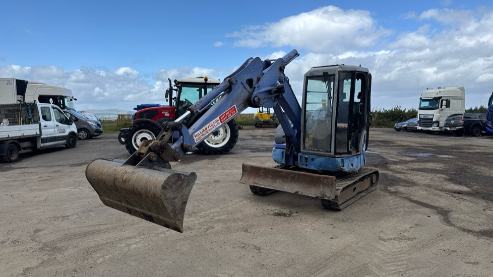 HITACHI EX40UR-3 - Міні-екскаватор: фото 2 HITACHI EX40UR-3 - Міні-екскаватор: фото 2