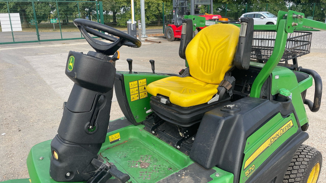 JOHN DEERE 1570 1570 - Газонокосарка: фото 5 JOHN DEERE 1570 1570 - Газонокосарка: фото 5