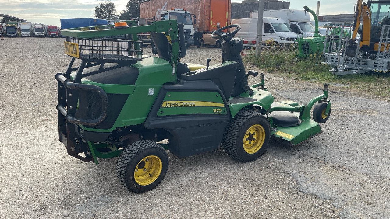 JOHN DEERE 1570 1570 - Газонокосарка: фото 4 JOHN DEERE 1570 1570 - Газонокосарка: фото 4