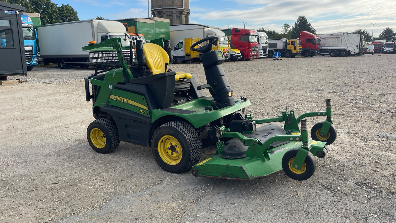 JOHN DEERE 1570 1570 - Газонокосарка: фото 1 JOHN DEERE 1570 1570 - Газонокосарка: фото 1