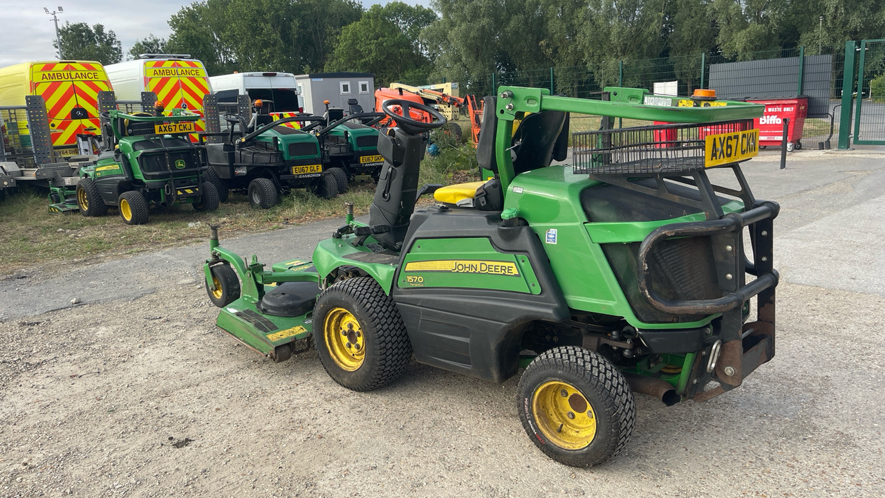 JOHN DEERE 1570 1570 - Газонокосарка: фото 3 JOHN DEERE 1570 1570 - Газонокосарка: фото 3