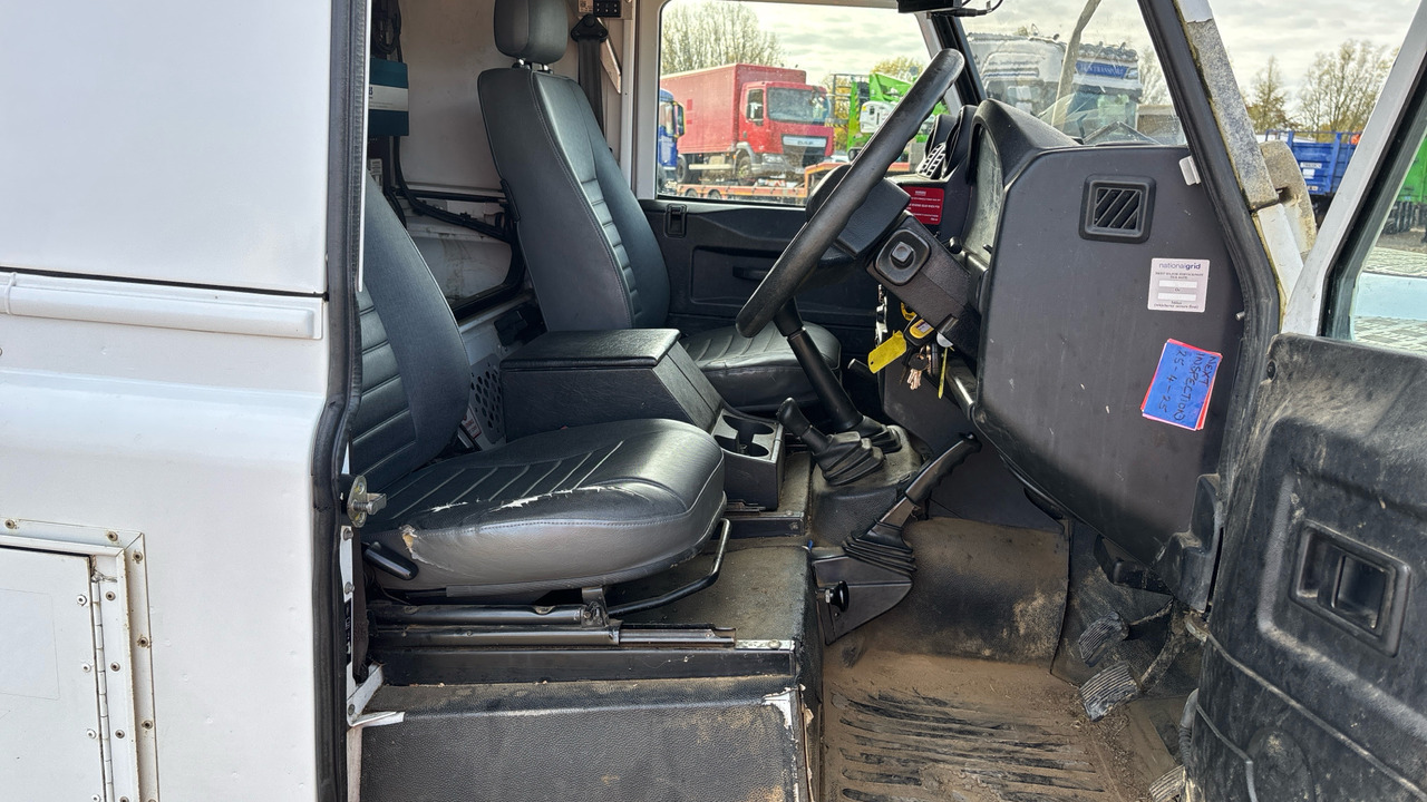Land Rover Defender 110 2.2 TDCI Hard Top - Легковий автомобіль: фото 5 Land Rover Defender 110 2.2 TDCI Hard Top - Легковий автомобіль: фото 5