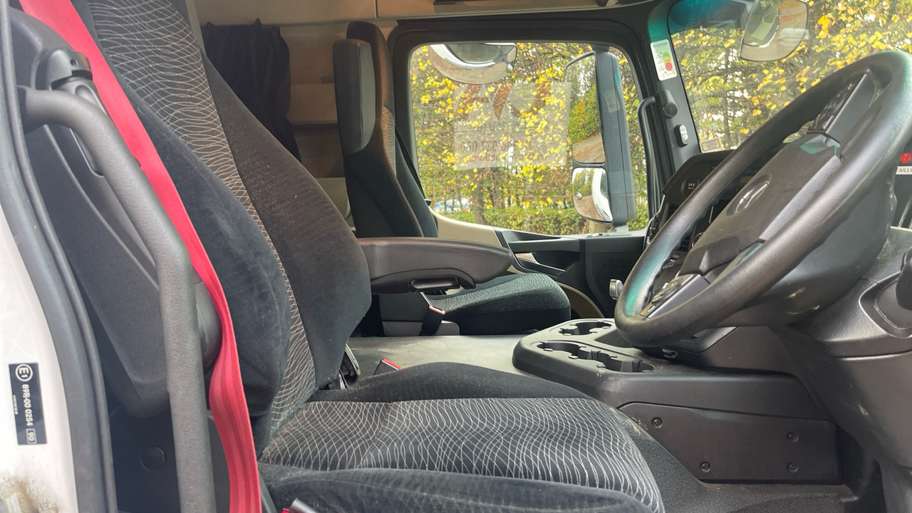 MERCEDES-BENZ ACTROS 1824 - Вантажівка з закритим кузовом: фото 5 MERCEDES-BENZ ACTROS 1824 - Вантажівка з закритим кузовом: фото 5