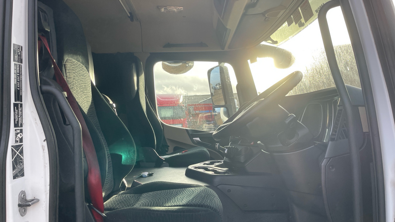 Mercedes-Benz Actros 1824 - Тентована вантажівка: фото 5 Mercedes-Benz Actros 1824 - Тентована вантажівка: фото 5