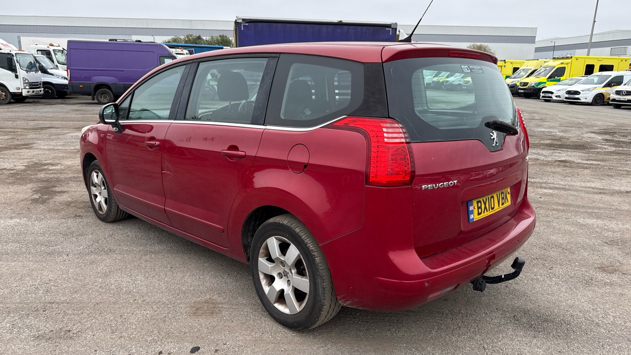 PEUGEOT 5008 2.0 HDI 150PS - Легковий автомобіль: фото 3 PEUGEOT 5008 2.0 HDI 150PS - Легковий автомобіль: фото 3