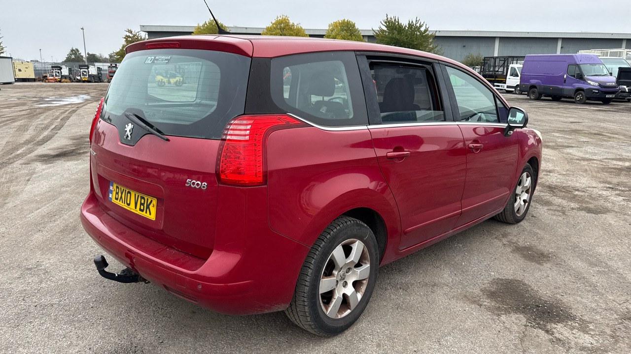 PEUGEOT 5008 2.0 HDI 150PS - Легковий автомобіль: фото 4 PEUGEOT 5008 2.0 HDI 150PS - Легковий автомобіль: фото 4