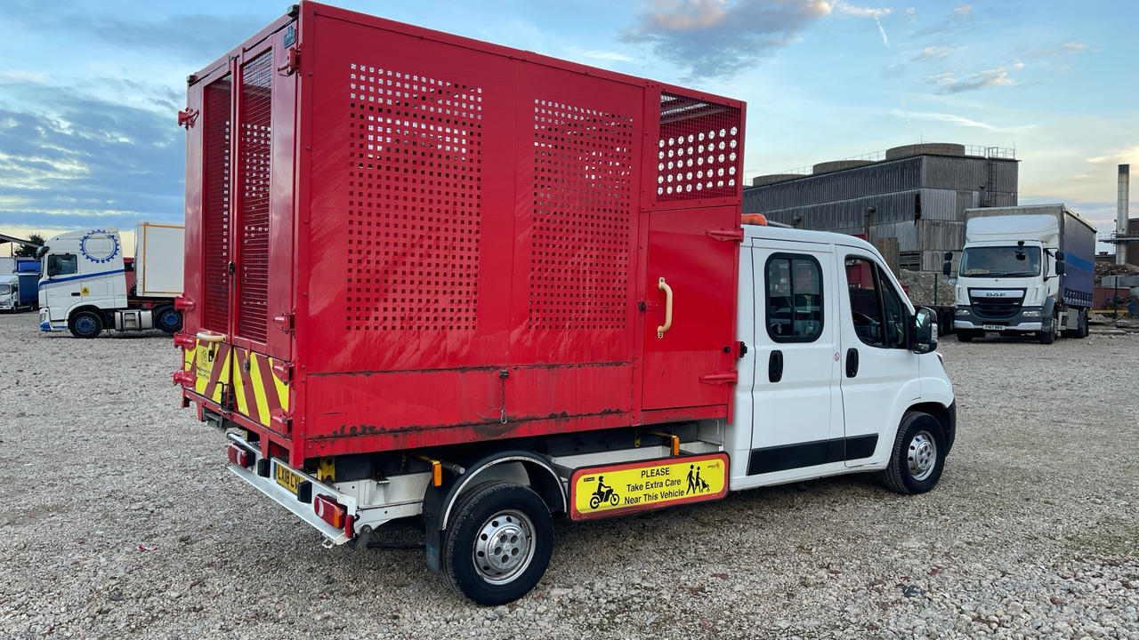 PEUGEOT BOXER 335 2.0 BLUE HDI 130PS - Малотоннажний самоскид: фото 4 PEUGEOT BOXER 335 2.0 BLUE HDI 130PS - Малотоннажний самоскид: фото 4