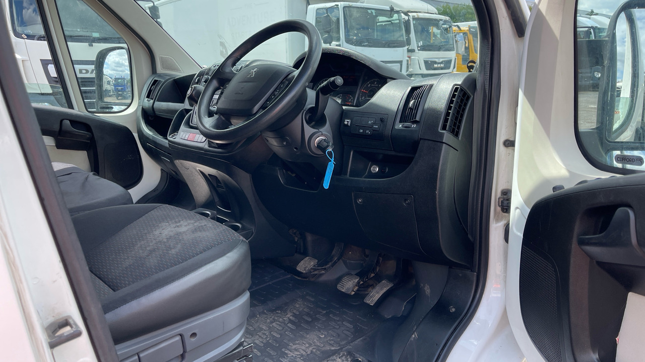PEUGEOT BOXER 335 2.0 BLUEHDI PROFESSIONAL 130PS - Вантажопасажирський фургон: фото 5 PEUGEOT BOXER 335 2.0 BLUEHDI PROFESSIONAL 130PS - Вантажопасажирський фургон: фото 5