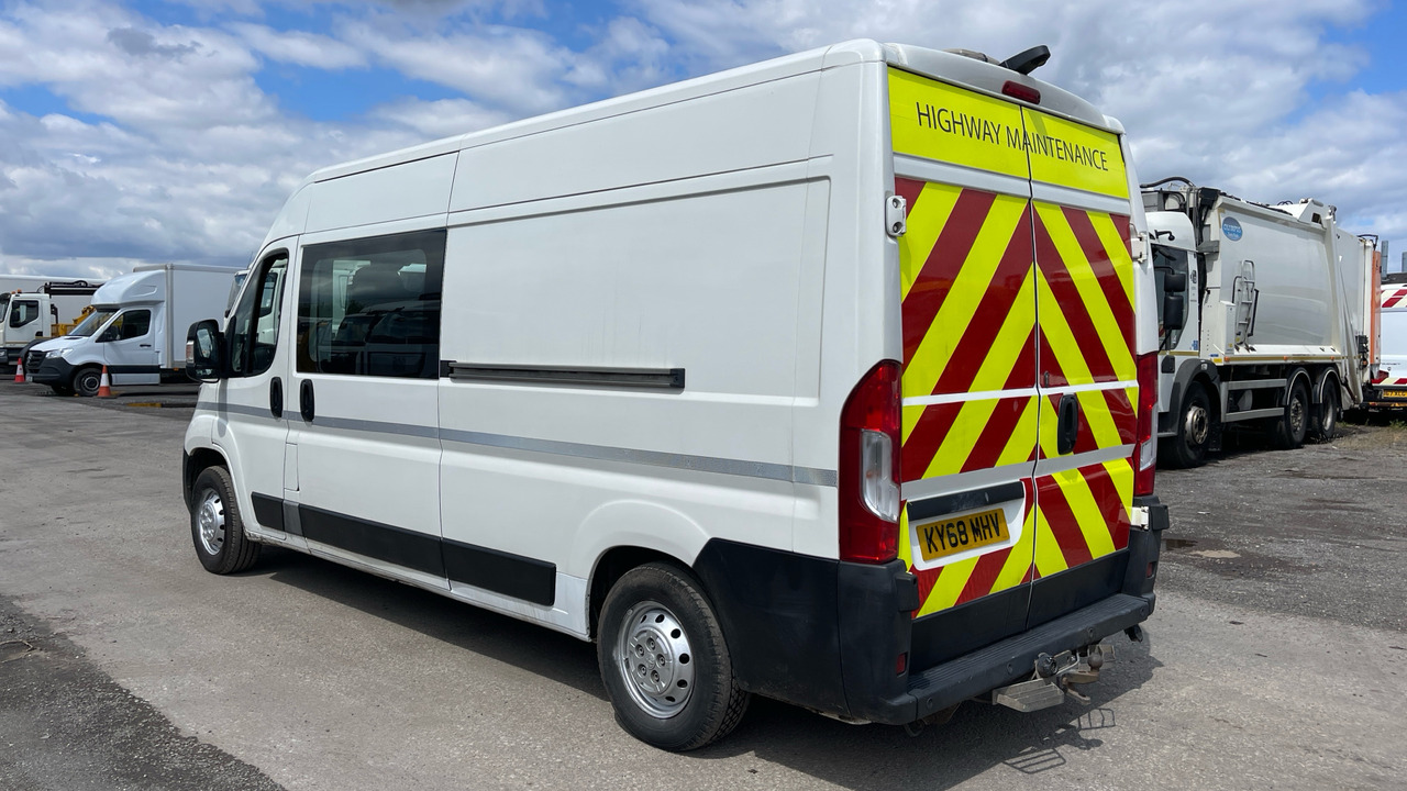 PEUGEOT BOXER 335 2.0 BLUEHDI PROFESSIONAL 130PS - Вантажопасажирський фургон: фото 3 PEUGEOT BOXER 335 2.0 BLUEHDI PROFESSIONAL 130PS - Вантажопасажирський фургон: фото 3