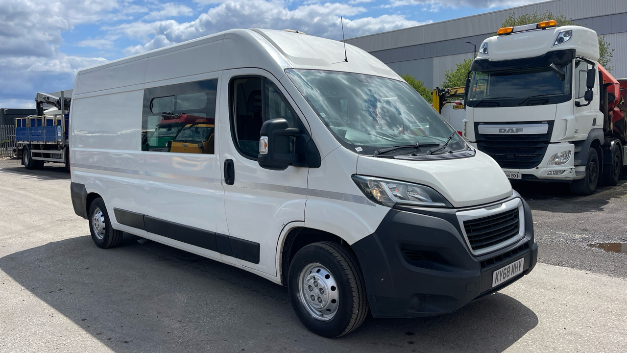 PEUGEOT BOXER 335 2.0 BLUEHDI PROFESSIONAL 130PS - Вантажопасажирський фургон: фото 1 PEUGEOT BOXER 335 2.0 BLUEHDI PROFESSIONAL 130PS - Вантажопасажирський фургон: фото 1