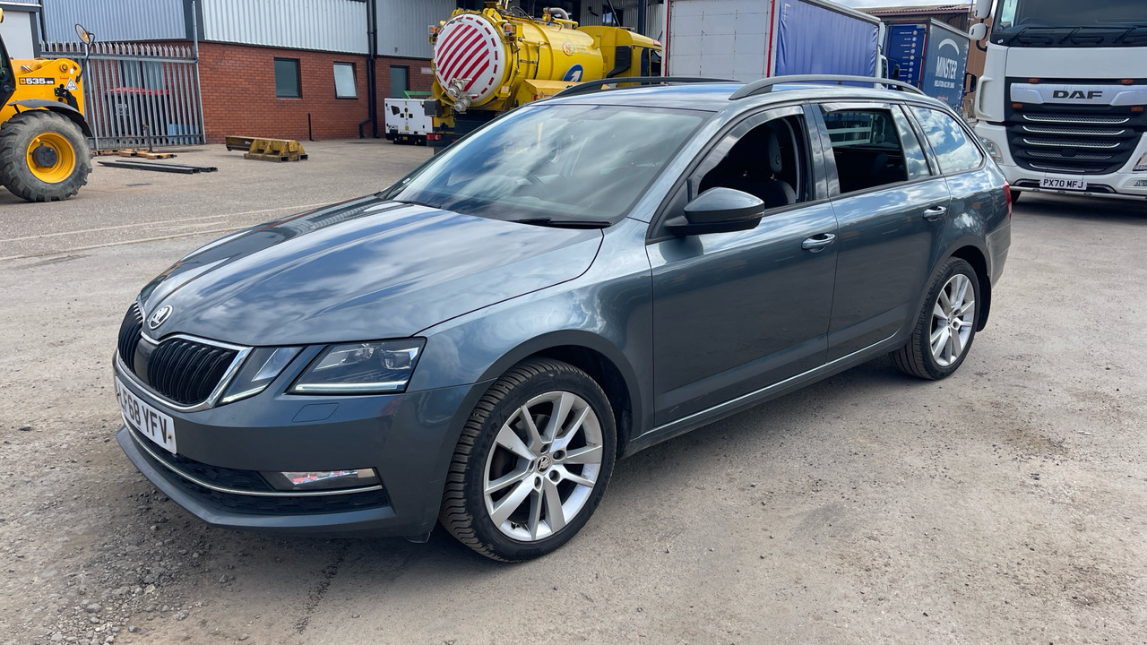 SKODA OCTAVIA 2.0 TDI SE - Універсал: фото 2 SKODA OCTAVIA 2.0 TDI SE - Універсал: фото 2