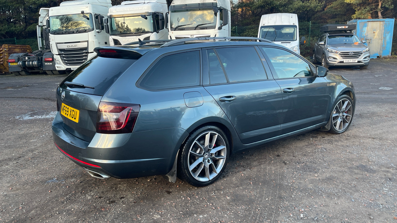 SKODA OCTAVIA 245 2.0 TSI - Універсал: фото 4 SKODA OCTAVIA 245 2.0 TSI - Універсал: фото 4