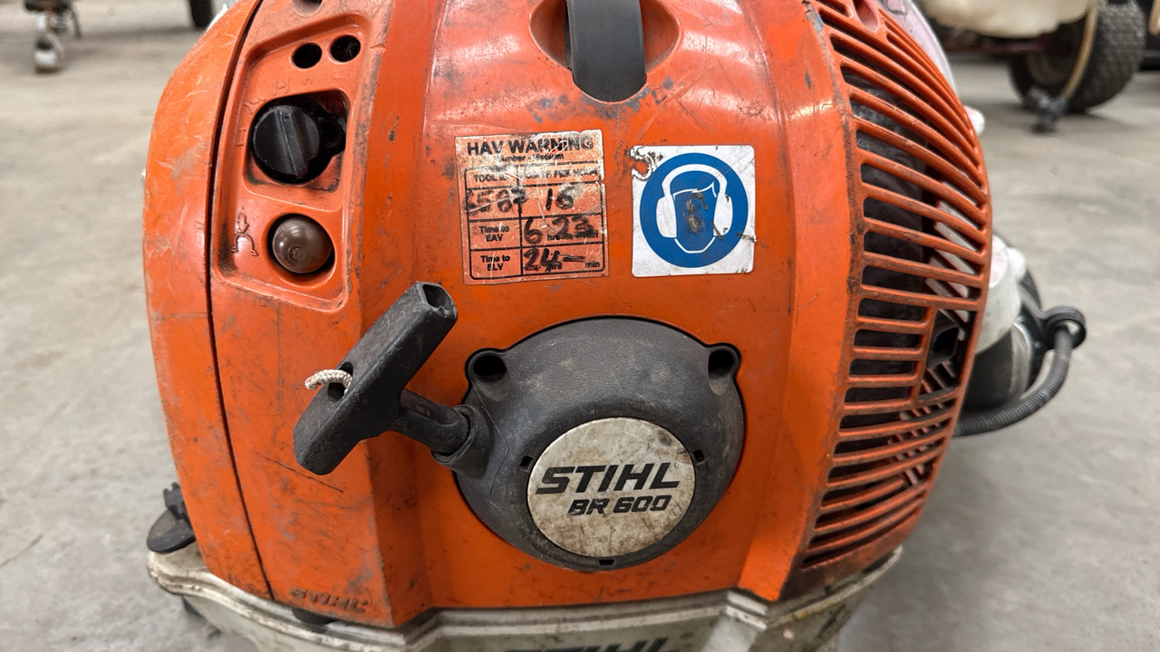 STIHL BR600 BACK PACK LEAF BLOWER - Будівельне обладнання: фото 5 STIHL BR600 BACK PACK LEAF BLOWER - Будівельне обладнання: фото 5