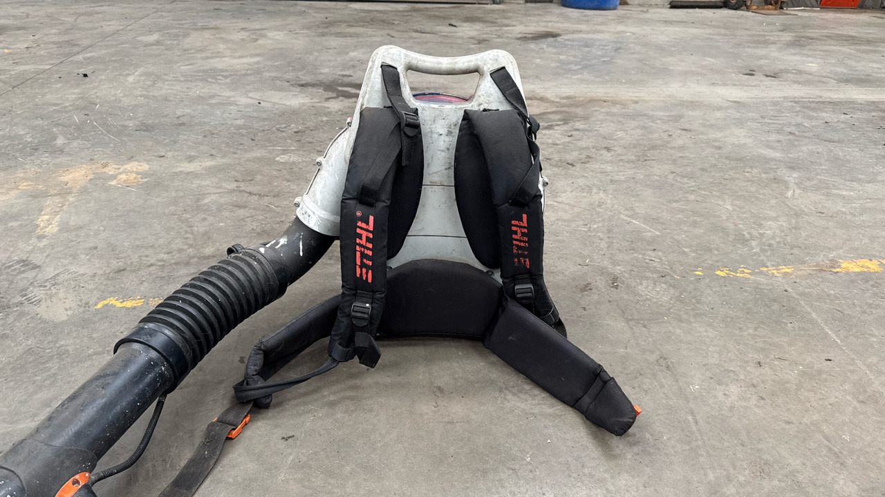 STIHL BR600 BACK PACK LEAF BLOWER - Будівельне обладнання: фото 3 STIHL BR600 BACK PACK LEAF BLOWER - Будівельне обладнання: фото 3