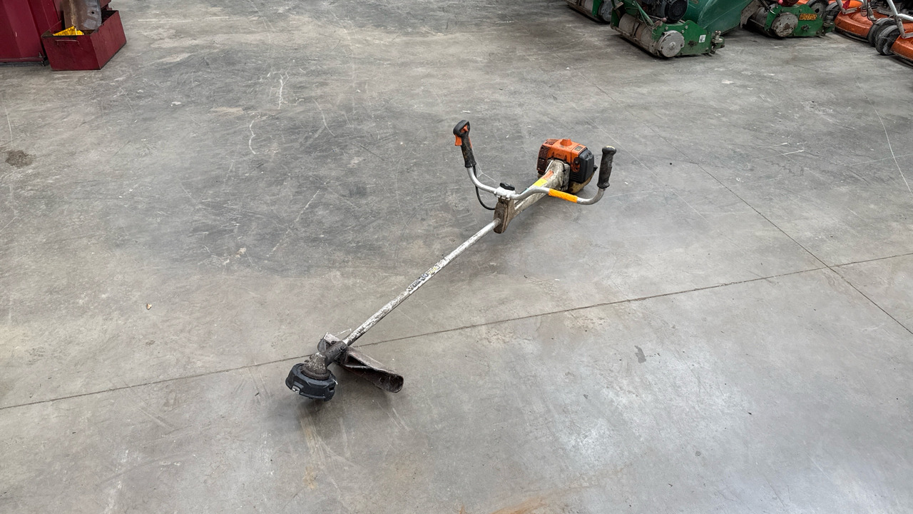 STIHL FS45C STRIMMER - Будівельне обладнання: фото 2 STIHL FS45C STRIMMER - Будівельне обладнання: фото 2