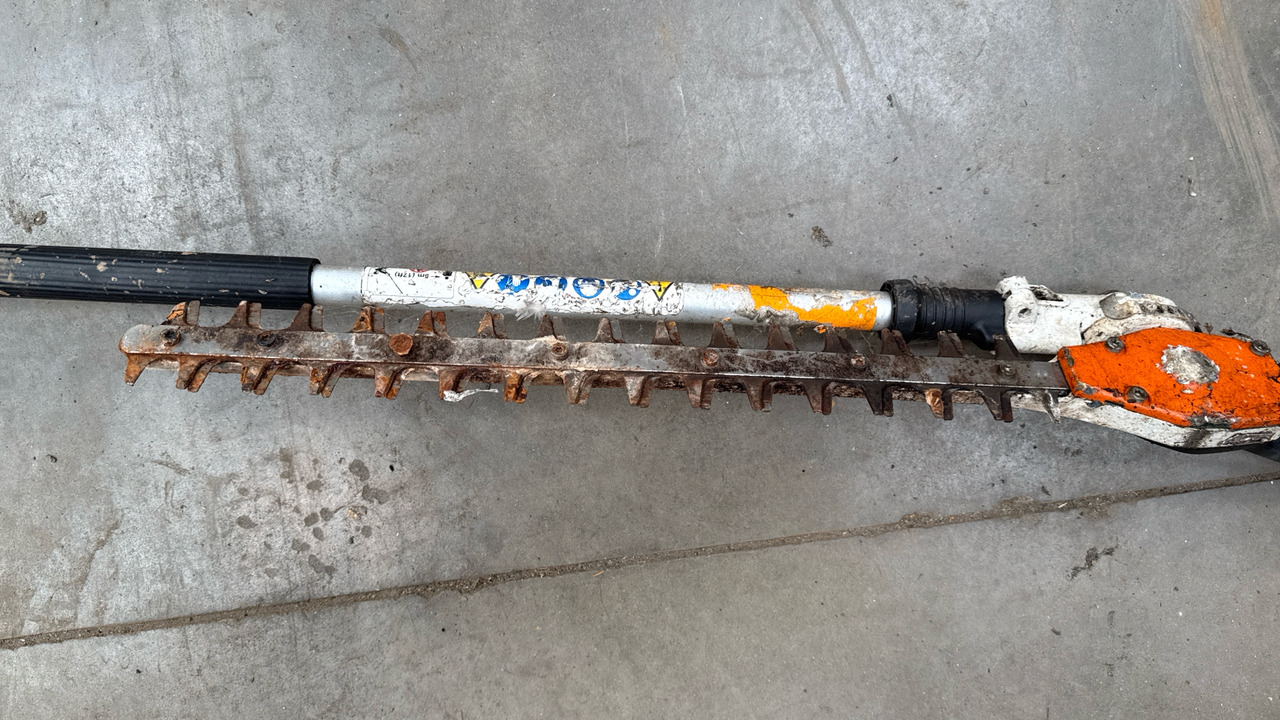 STIHL HEDGE CUTTER - Будівельне обладнання: фото 5 STIHL HEDGE CUTTER - Будівельне обладнання: фото 5