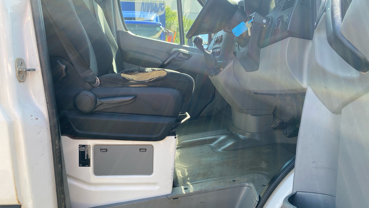 VOLKSWAGEN CRAFTER CR35 2.0 TDI BMT 109PS - Суцільнометалевий фургон: фото 5 VOLKSWAGEN CRAFTER CR35 2.0 TDI BMT 109PS - Суцільнометалевий фургон: фото 5