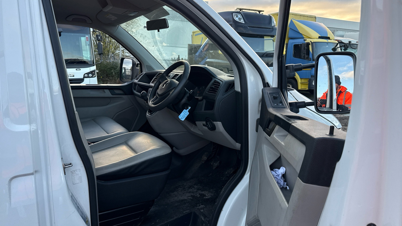 VOLKSWAGEN TRANSPORTER T30 2.0 TDI BMT 140PS - Легка бортова вантажівка: фото 5 VOLKSWAGEN TRANSPORTER T30 2.0 TDI BMT 140PS - Легка бортова вантажівка: фото 5