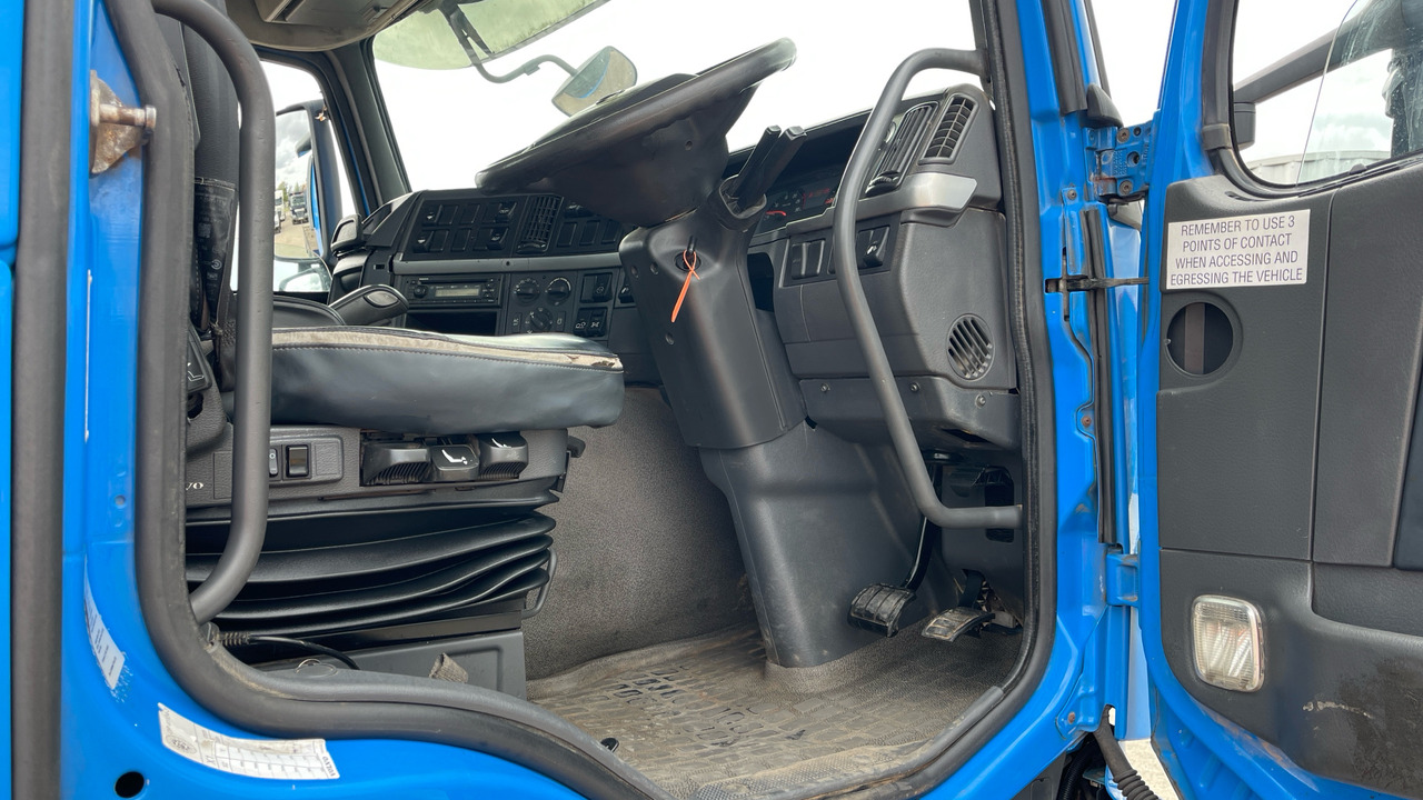 VOLVO FM 450 - Вантажівка цистерна: фото 5 VOLVO FM 450 - Вантажівка цистерна: фото 5