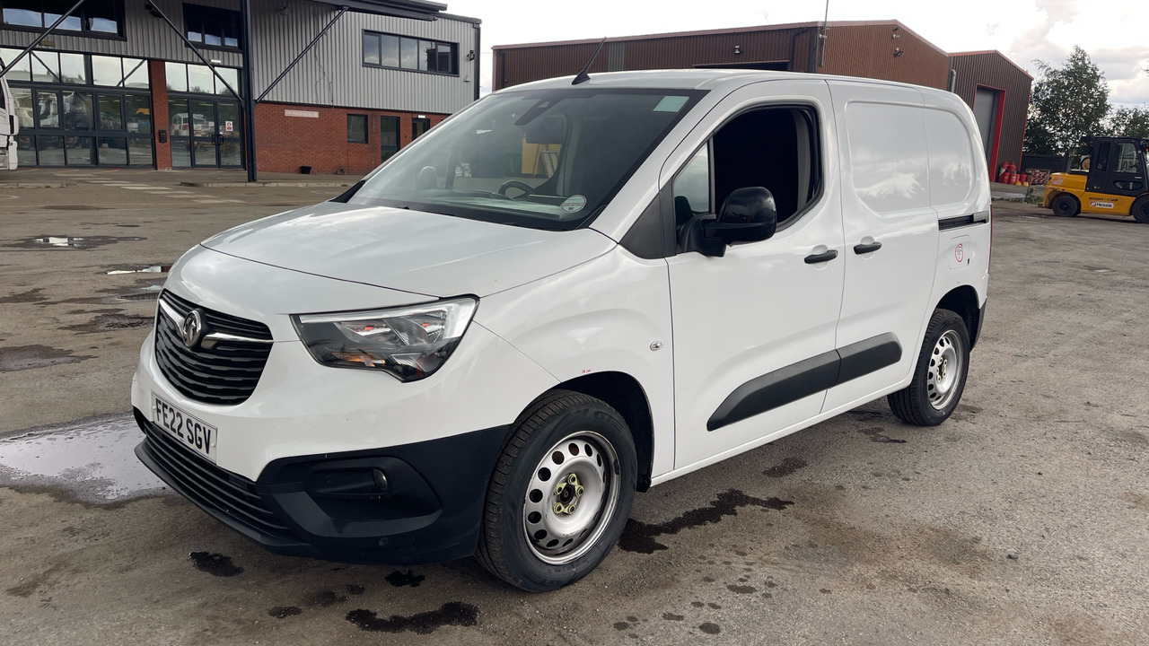 Vauxhall Combo Cargo 2300 1.5 TURBO D 100PS - Легковий фургон: фото 2 Vauxhall Combo Cargo 2300 1.5 TURBO D 100PS - Легковий фургон: фото 2