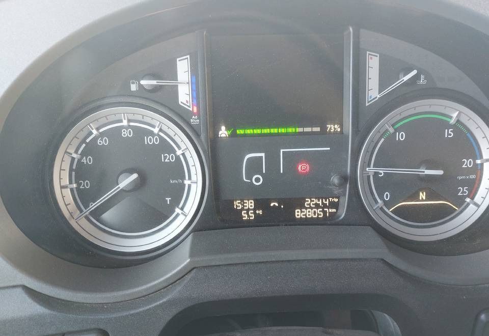 DAF XF 106 BDF JUMBO - Тентована вантажівка: фото 4 DAF XF 106 BDF JUMBO - Тентована вантажівка: фото 4