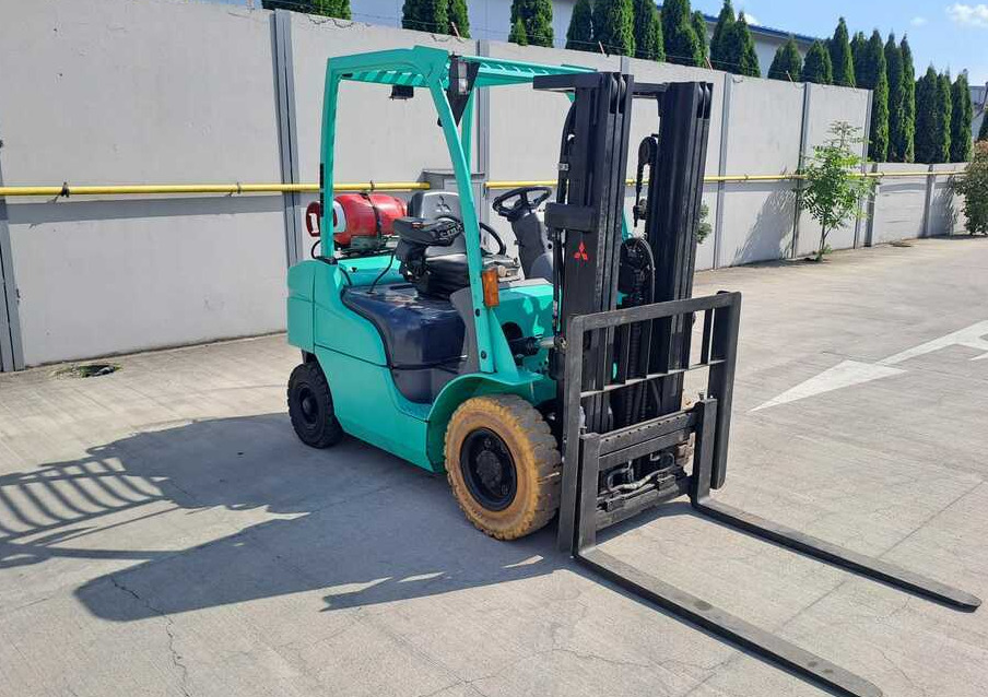 Mitsubishi FG25N - Газовий навантажувач: фото 2 Mitsubishi FG25N - Газовий навантажувач: фото 2