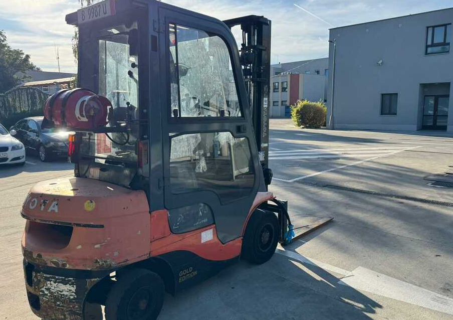 Toyota 7FGF25 - Газовий навантажувач: фото 3 Toyota 7FGF25 - Газовий навантажувач: фото 3