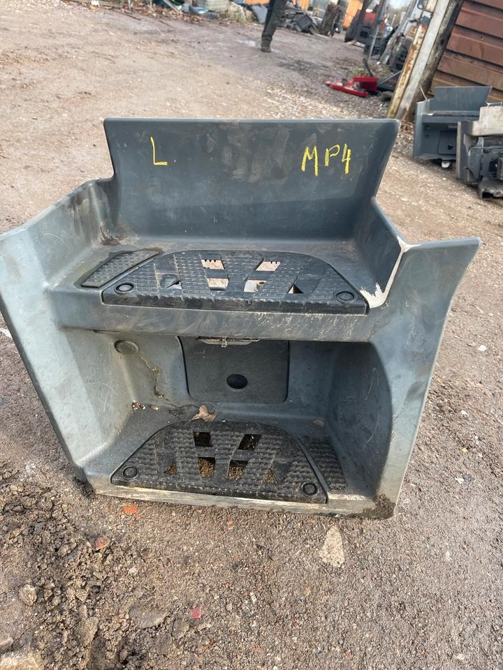 ACTROS MP4 Einstieg Unten Links A9616661601 - Підніжка в категорії Вантажівки: фото 1 ACTROS MP4 Einstieg Unten Links A9616661601 - Підніжка в категорії Вантажівки: фото 1