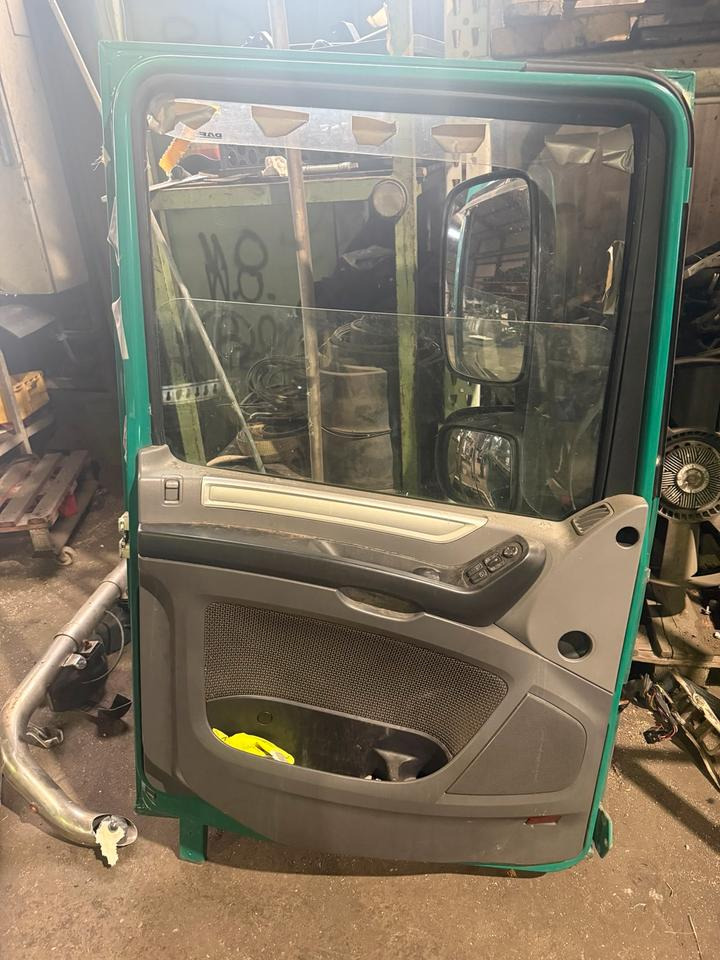 DAF XF 460 EU6 Fahrertür Grün Links Spiegel Innenverkleidung - Двері та запчастини в категорії Вантажівки: фото 2 DAF XF 460 EU6 Fahrertür Grün Links Spiegel Innenverkleidung - Двері та запчастини в категорії Вантажівки: фото 2