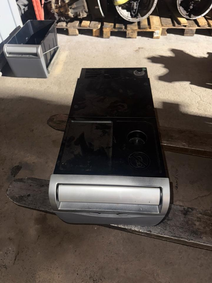 DAF XF 460 Euro 6 Kühlschrank 2019771 - Кабіна й інтер'єр в категорії Вантажівки: фото 1 DAF XF 460 Euro 6 Kühlschrank 2019771 - Кабіна й інтер'єр в категорії Вантажівки: фото 1