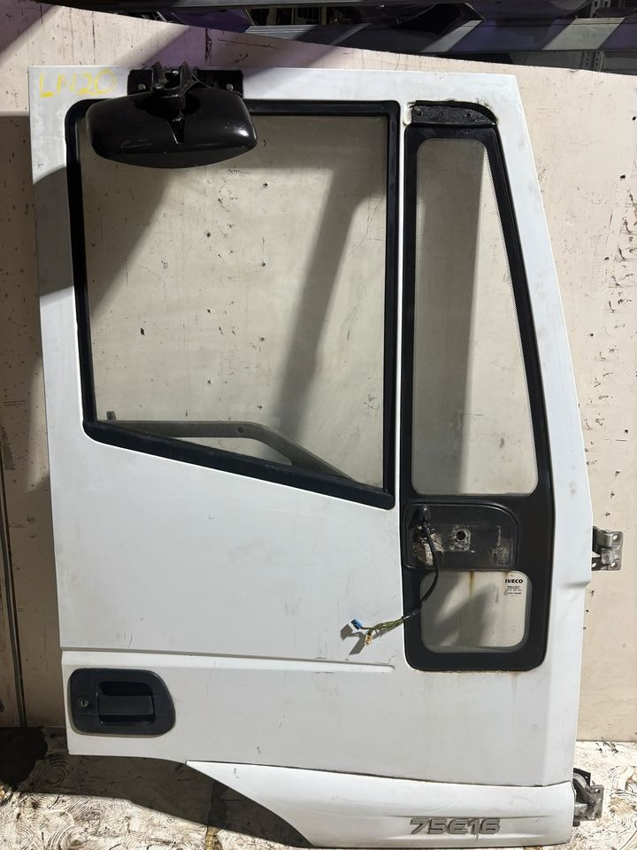 IVECO EURO CARGO Beifahrertür,weiß,Innenverkleidung LN 20 - Двері та запчастини в категорії Вантажівки: фото 2 IVECO EURO CARGO Beifahrertür,weiß,Innenverkleidung LN 20 - Двері та запчастини в категорії Вантажівки: фото 2