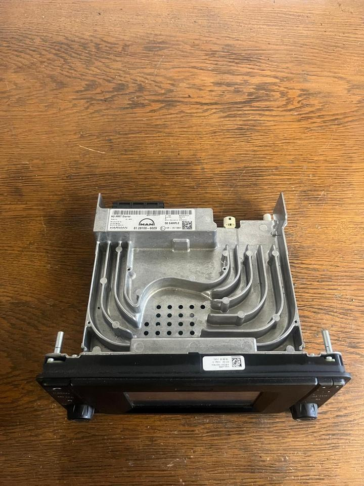 MAN EU6 Radio/Navigationssystem 81.28100-6029 - Навігаційна система в категорії Вантажівки: фото 4 MAN EU6 Radio/Navigationssystem 81.28100-6029 - Навігаційна система в категорії Вантажівки: фото 4