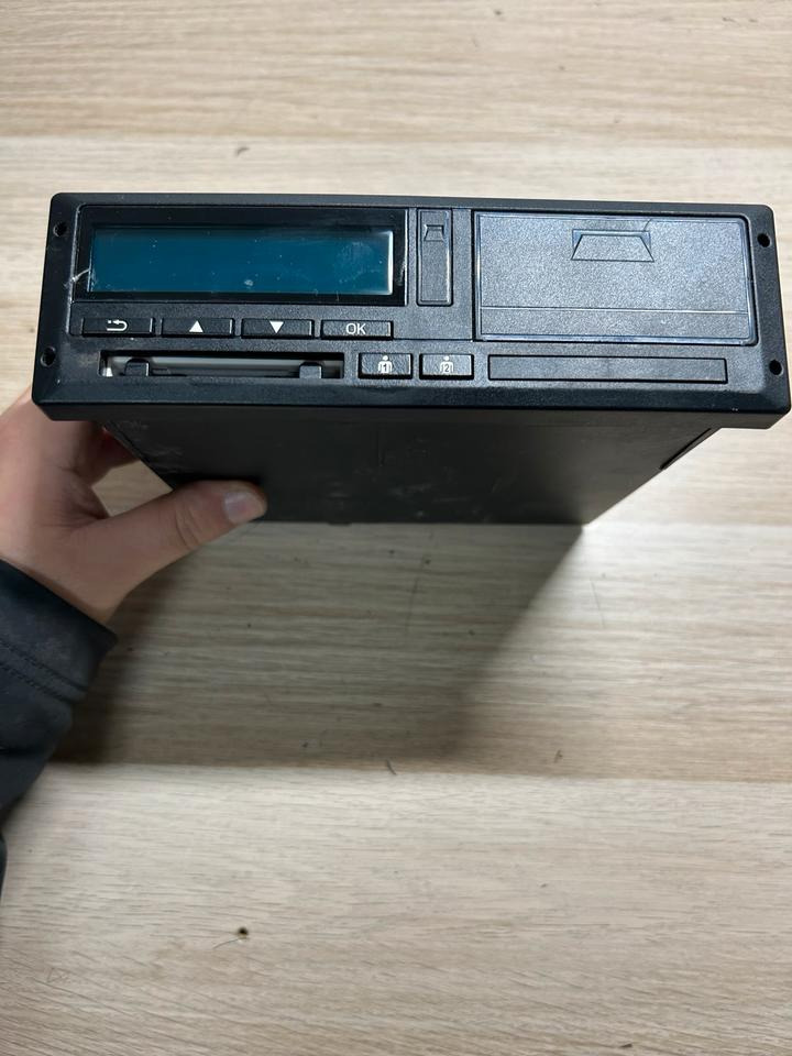 MAN EURO 6 Tachograph 81.27101-6607 - Тахограф: фото 3 MAN EURO 6 Tachograph 81.27101-6607 - Тахограф: фото 3