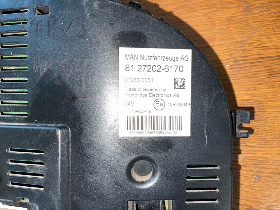 MAN Kombiinstrument Tacho 81272026170 - Приладова панель в категорії Вантажівки: фото 3 MAN Kombiinstrument Tacho 81272026170 - Приладова панель в категорії Вантажівки: фото 3