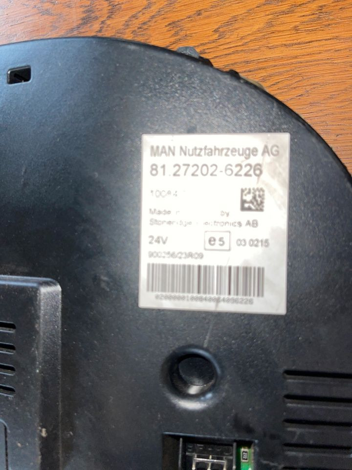 MAN Kombiinstrument Tacho 81272026226 - Приладова панель в категорії Вантажівки: фото 2 MAN Kombiinstrument Tacho 81272026226 - Приладова панель в категорії Вантажівки: фото 2